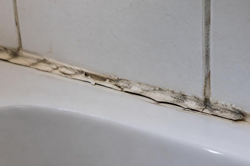 Joint sanitaire usé