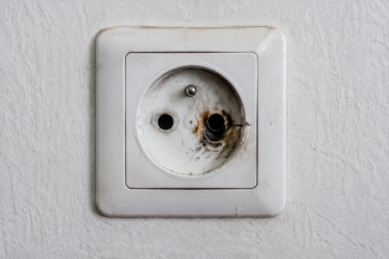 Prise défectueuse
