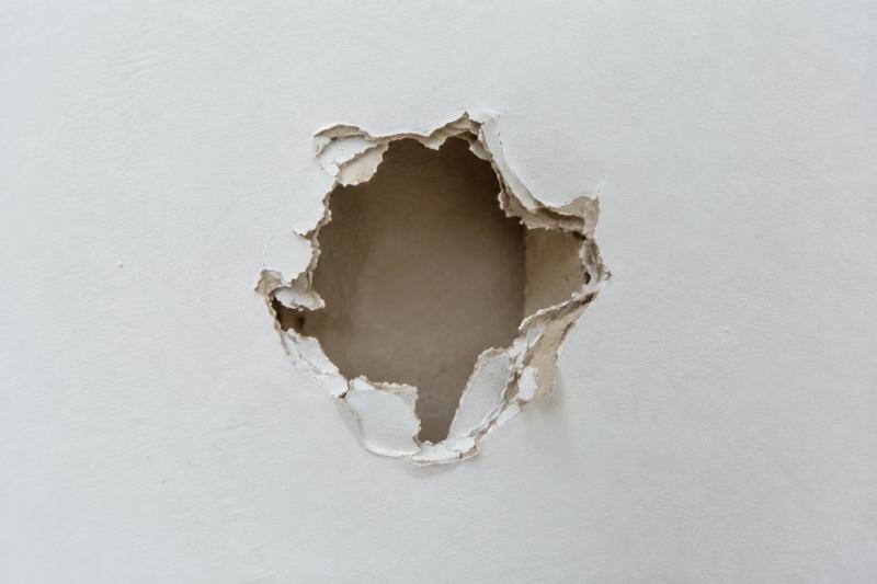 Trou de cloison