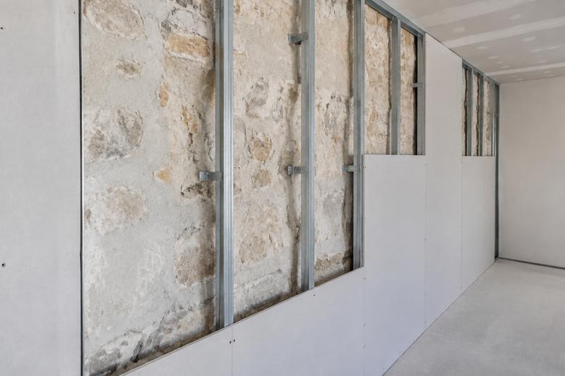 Doublage mur irrégulier