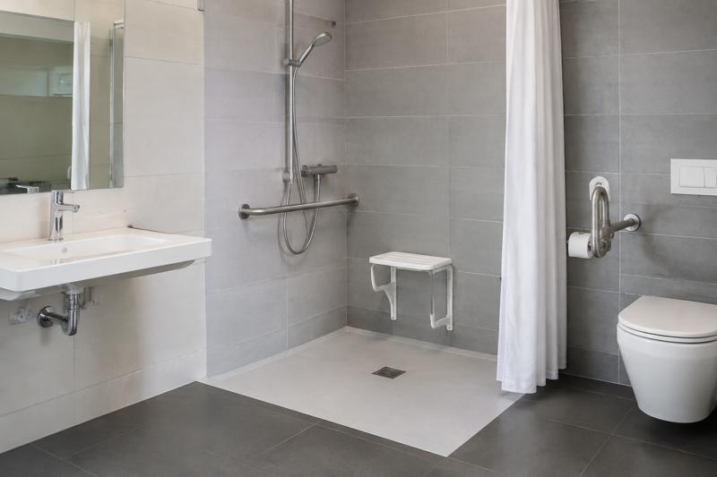 Salle de bains accessible